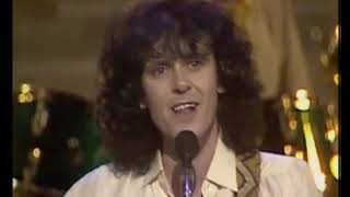 Donovan  Mellow Yellow Live Royal Variety Performance 1981 Rare Footage [upl. by Thirzi]