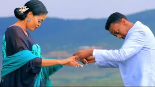 AWALE ADAN amp MISS XIIS  QAYRKEY WAAN DHAAFAYA  New Somali Music Video 2020 Official Video [upl. by Sharyl]