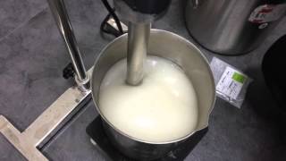 Xanthan Gum 2 powder wetting in water [upl. by Neerol291]