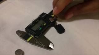 MITUTOYO DIGITAL CALIPER BATTERY REPLACEMENT BLINKING DISPLAY [upl. by Meerak]